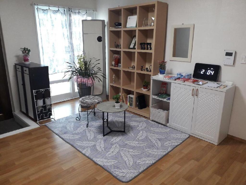 Gwangju Songjeong Station Guesthouse Gwangju Metropolitan City Екстер'єр фото